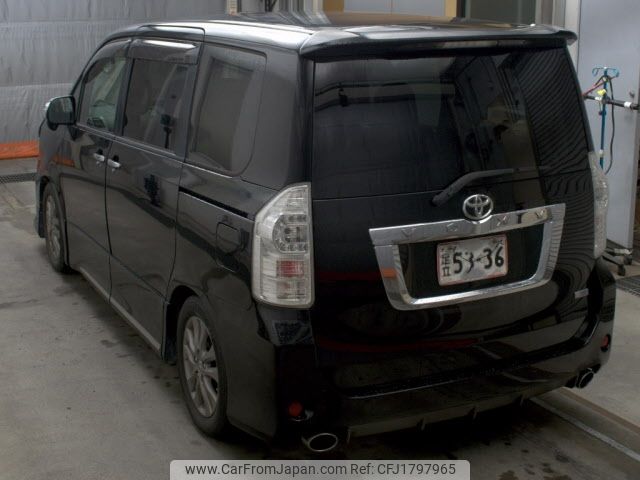 toyota voxy 2013 CFJ1797965 image 2