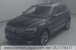 volkswagen tiguan 2019 CFJ1778317