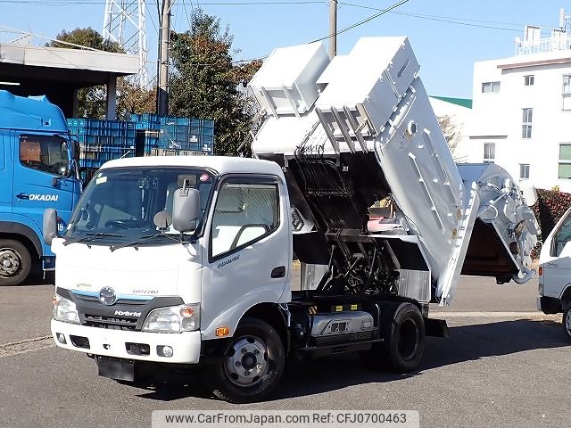 hino dutro 2016 24341419 image 1