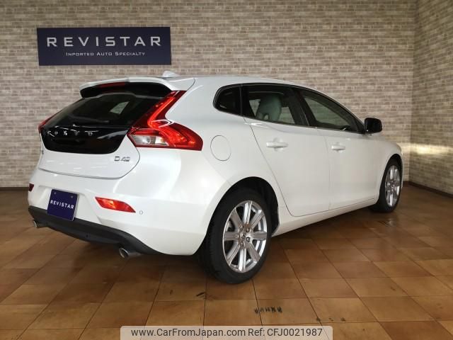 volvo v40 2017 quick_quick_LDA-MD4204T_YV1MVA8RDH2429885 image 2