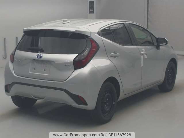 toyota aqua 2025 CFJ1567928 image 2