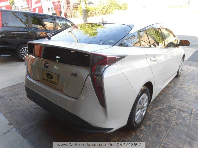 toyota prius 2017 CFJ1613597 image 2