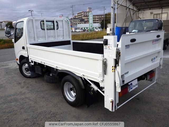 toyota dyna-truck 2017 GOO_NET_EXCHANGE_0704331A30241213W002 image 2