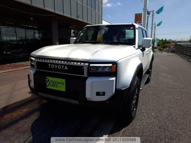 toyota land-cruiser-wagon 2025 CFJ1509589 image 1