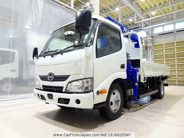 hino dutro 2016 GOO_NET_EXCHANGE_1230336A30250107W001 image 1