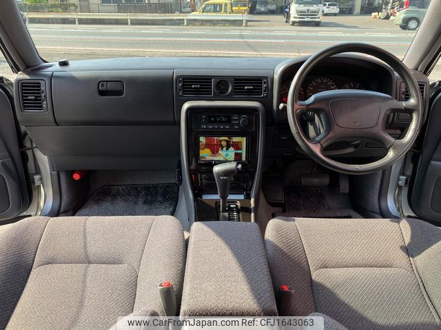 nissan gloria-sedan 1995 CFJ1643063 image 2