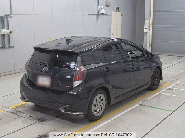toyota aqua 2018 -TOYOTA--AQUA NHP10-6700662---TOYOTA--AQUA NHP10-6700662- image 2