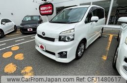 toyota voxy 2010 CFJ1480617