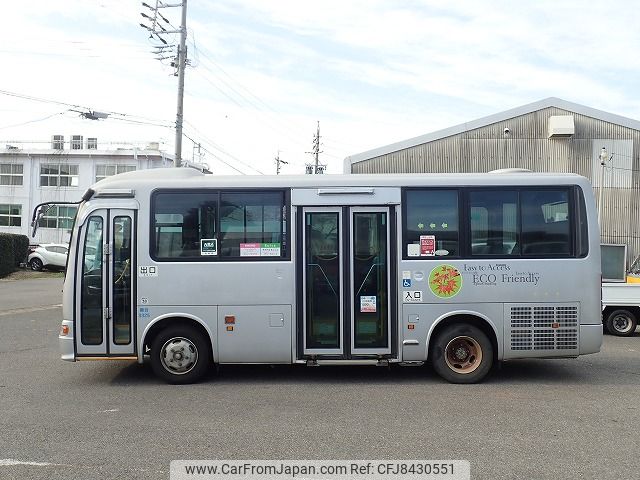 hino liesse-ii 2010 23922208 image 2