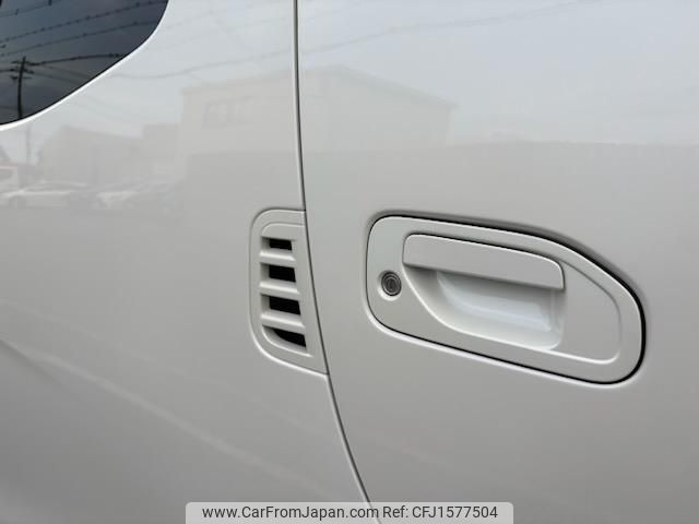 nissan nv350-caravan-van 2018 CFJ1577504 image 2