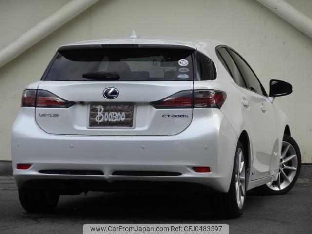 lexus ct 2011 quick_quick_DAA-ZWA10_ZWA10-2057481 image 2