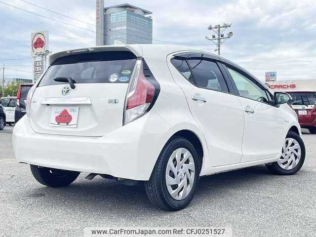 toyota aqua 2016 504928-924645 image 2