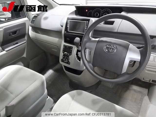 toyota noah 2010 TE606 image 2