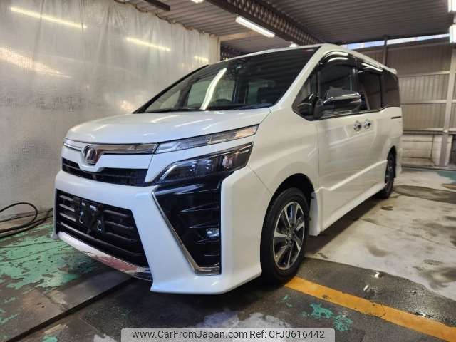 toyota voxy 2020 -TOYOTA--Voxy DBA-ZRR80W--ZRR80-0610484---TOYOTA--Voxy DBA-ZRR80W--ZRR80-0610484- image 2