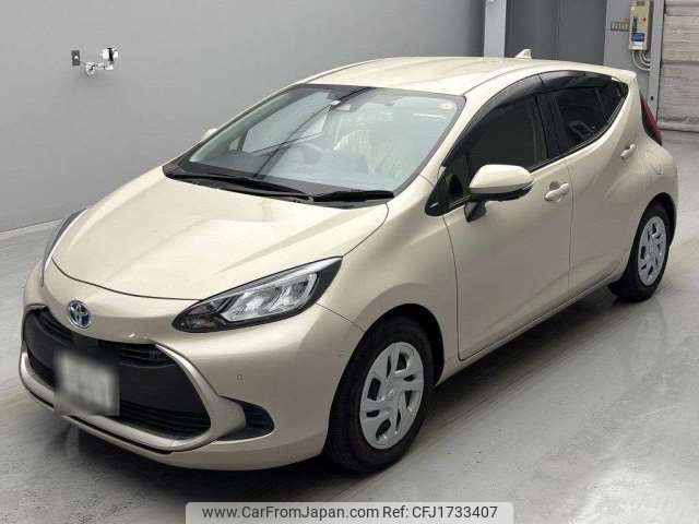 toyota aqua 2023 CFJ1733407 image 1