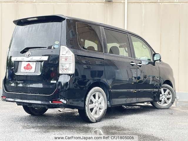 toyota voxy 2010 CFJ1805006 image 2