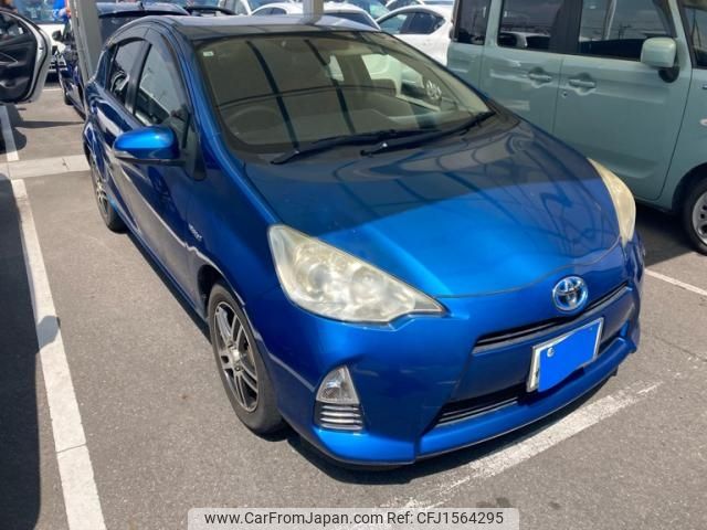 toyota aqua 2012 CFJ1564295 image 2