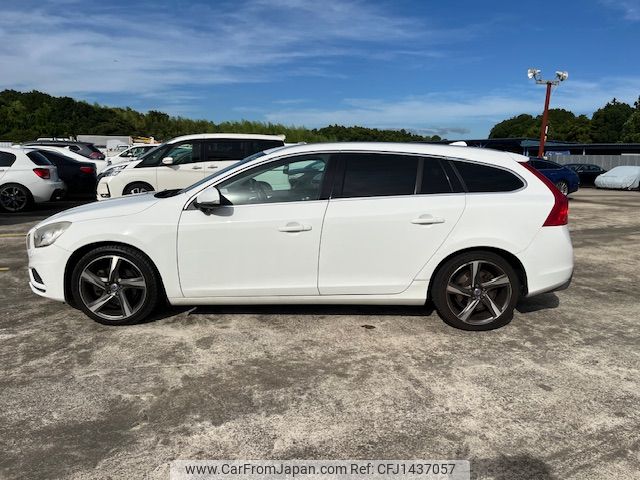 volvo v60 2012 NIKYO_GL17840 image 2
