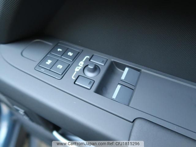 land-rover defender 2024 CFJ1815296 image 2