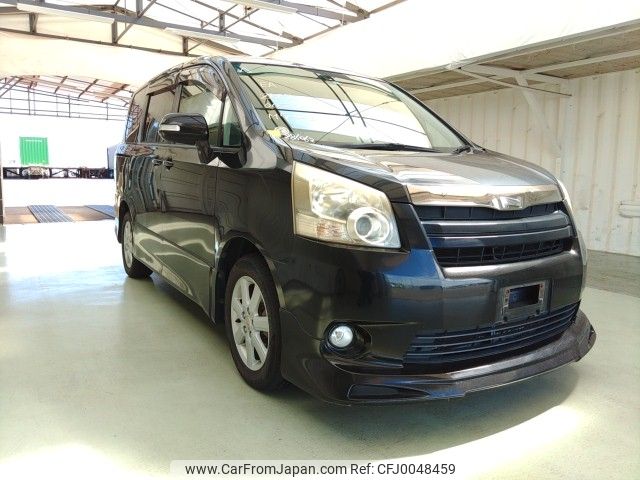 toyota noah 2007 ENHANCEAUTO_1_ea286062 image 1