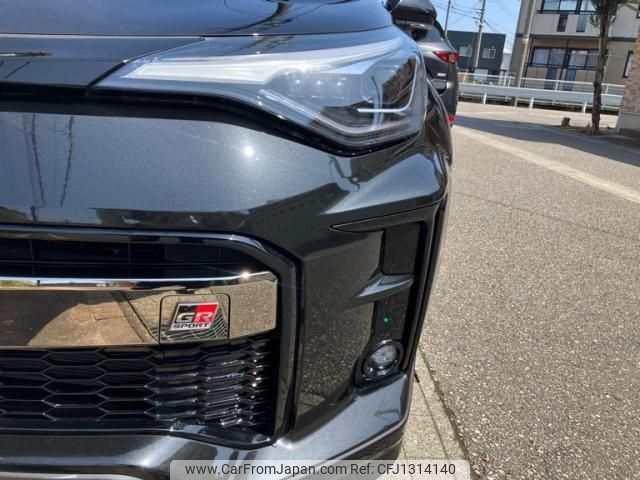 toyota c-hr 2023 -TOYOTA--C-HR 6AA-ZYX11--ZYX11-2061977---TOYOTA--C-HR 6AA-ZYX11--ZYX11-2061977- image 2