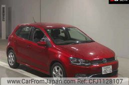 volkswagen polo 2016 -VOLKSWAGEN 【名古屋 506ﾑ8212】--VW Polo 6RCJZ--GU032706---VOLKSWAGEN 【名古屋 506ﾑ8212】--VW Polo 6RCJZ--GU032706-