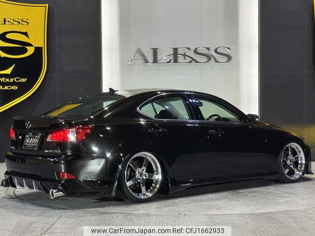 lexus is 2010 CFJ1662933 image 2