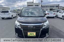 toyota esquire 2015 769235-250407143312