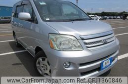 toyota noah 2005 3282185-Y2025060363A-21