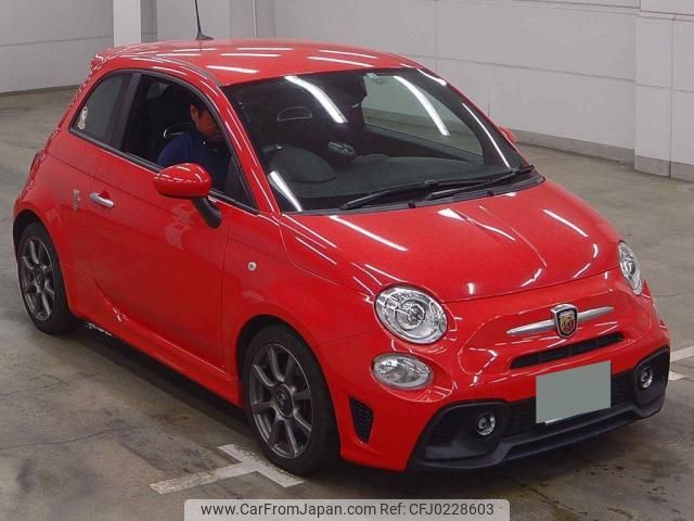 abarth 595 2022 quick_quick_3BA-31214T_ZFABF11H8NJF85794 image 1