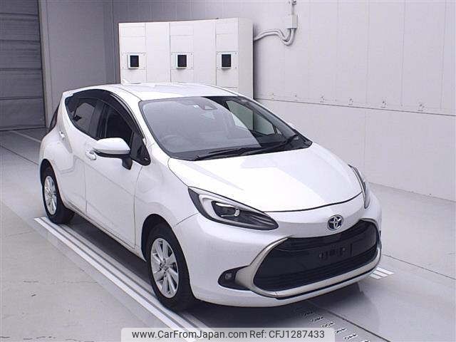 toyota aqua 2022 CFJ1287433 image 1