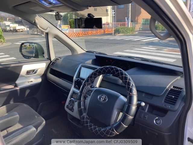 toyota noah 2010 TE4952 image 2