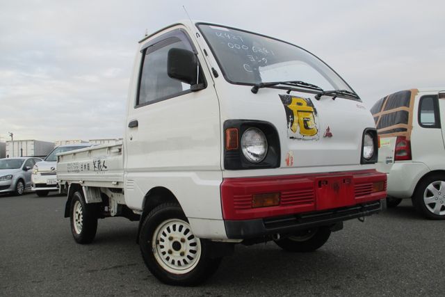 mitsubishi-minicab-truck-1991-750-car_ac854c59-2a56-48e2-959c-fe1ed06b702b