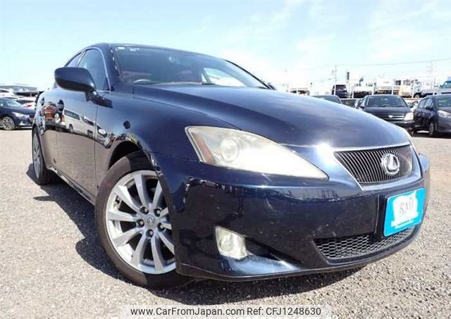 lexus is 2005 646828-N2025030168F-24 image 1