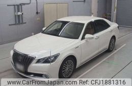 toyota crown-majesta 2013 CFJ1881316