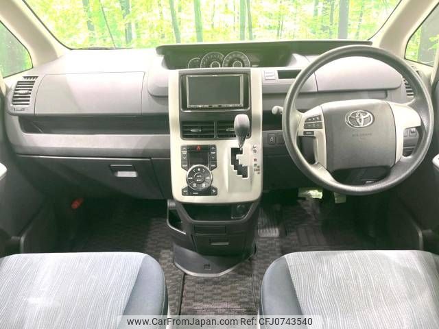 toyota voxy 2013 -TOYOTA--Voxy DBA-ZRR70W--ZRR70-0585148---TOYOTA--Voxy DBA-ZRR70W--ZRR70-0585148- image 2