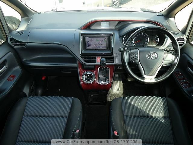 toyota voxy 2014 CFJ1701295 image 2
