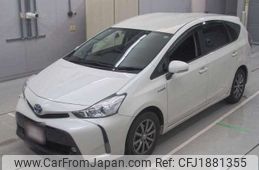 toyota prius-α 2015 CFJ1881355