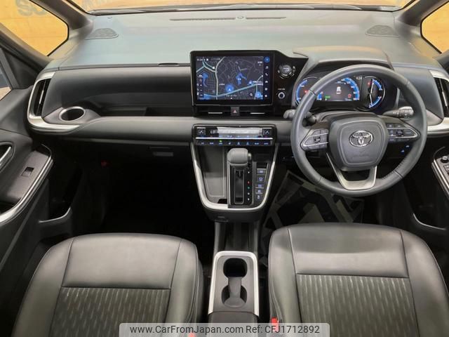 toyota noah 2024 CFJ1712892 image 2