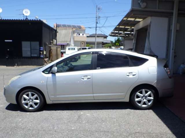 toyota prius 2004 18631207 image 1