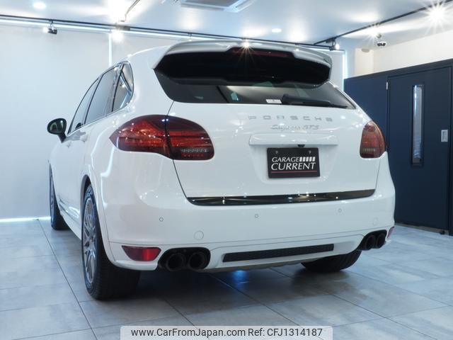 porsche cayenne 2014 GOO_JP_700957168630250620001 image 2