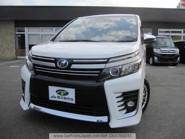 toyota voxy 2016 CFJ1703251 image 1