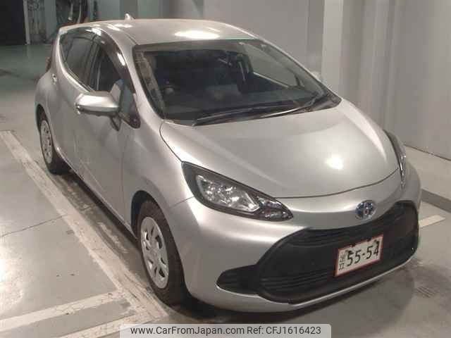 toyota aqua 2022 CFJ1616423 image 1