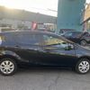 toyota aqua 2014 CFJ1697810 image 9