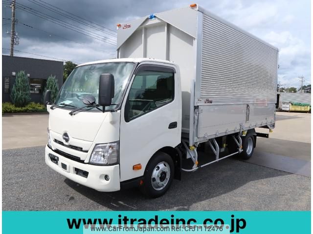 hino dutro 2024 GOO_NET_EXCHANGE_0404266A30250501W004 image 1
