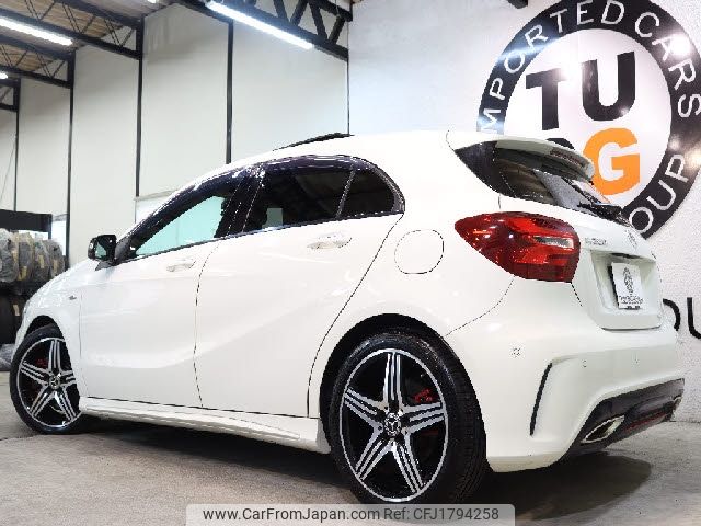 mercedes-benz a-class 2017 CFJ1794258 image 2