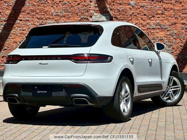 porsche macan 2023 CFJ1551155 image 2