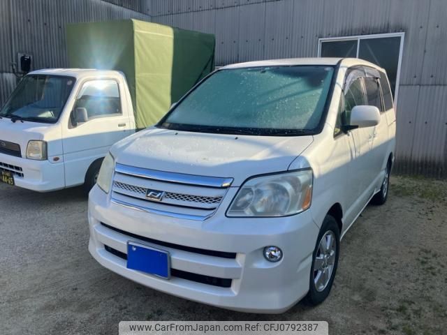 toyota noah 2005 -TOYOTA--Noah CBA-AZR60G--AZR60-0392979---TOYOTA--Noah CBA-AZR60G--AZR60-0392979- image 2