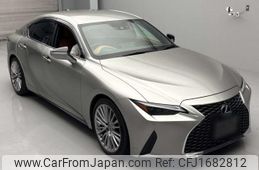 lexus is 2020 CFJ1682812