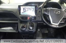 toyota voxy 2014 NIKYO_KT72846